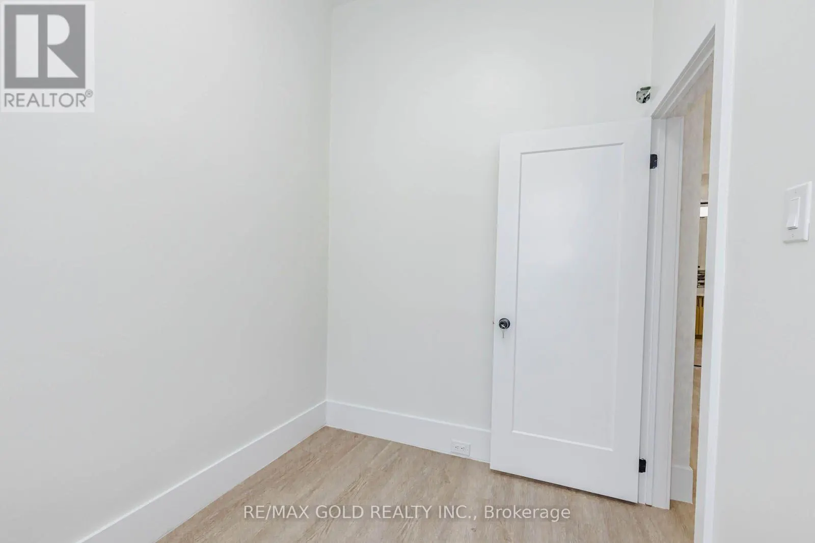 108 NORFOLK AVENUE