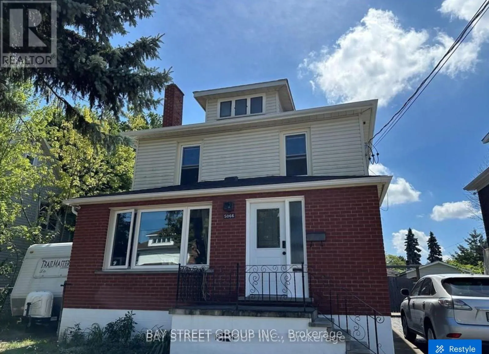 UPPER - 5066 WILLMOTT STREET