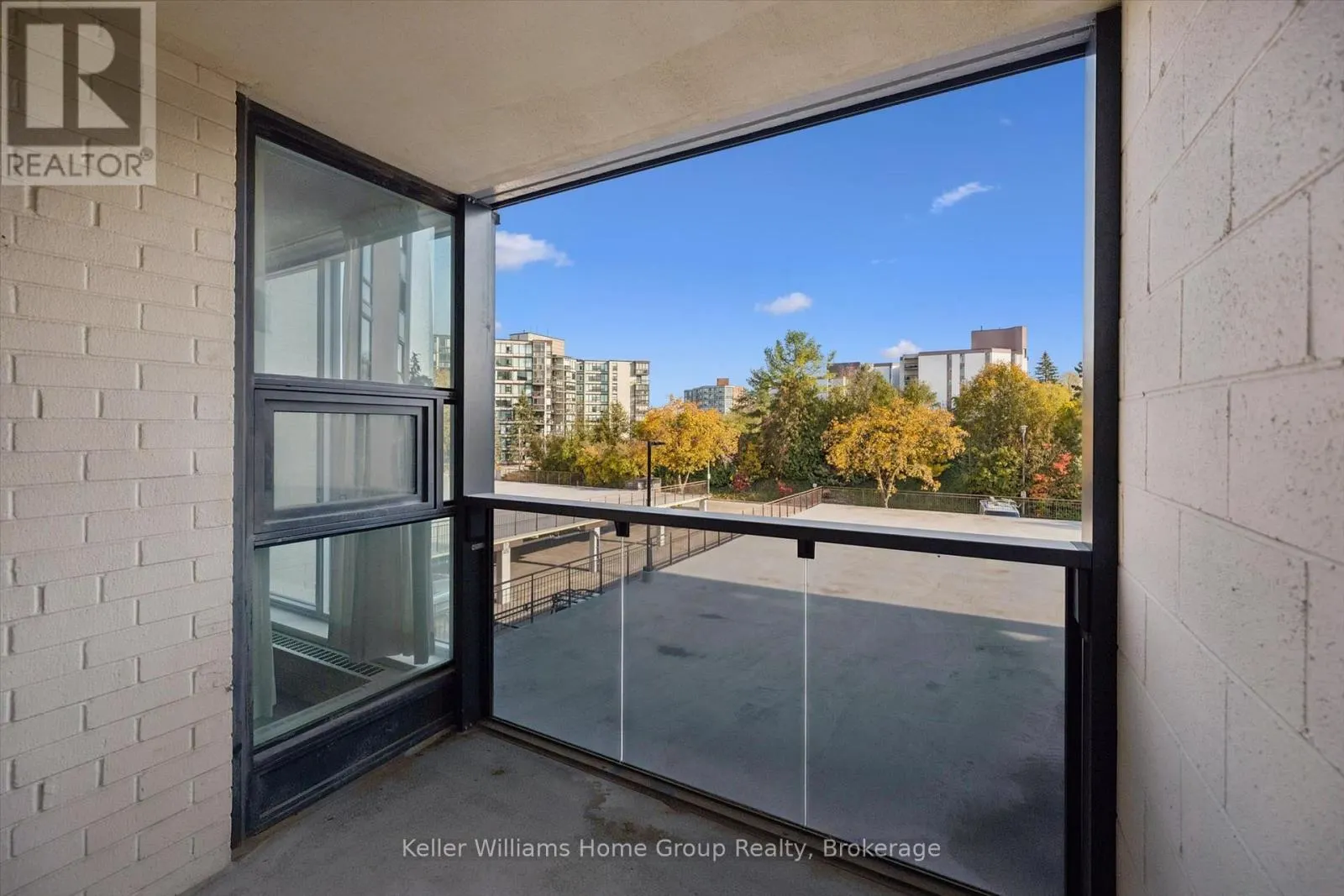 201 - 19 WOODLAWN ROAD E #201