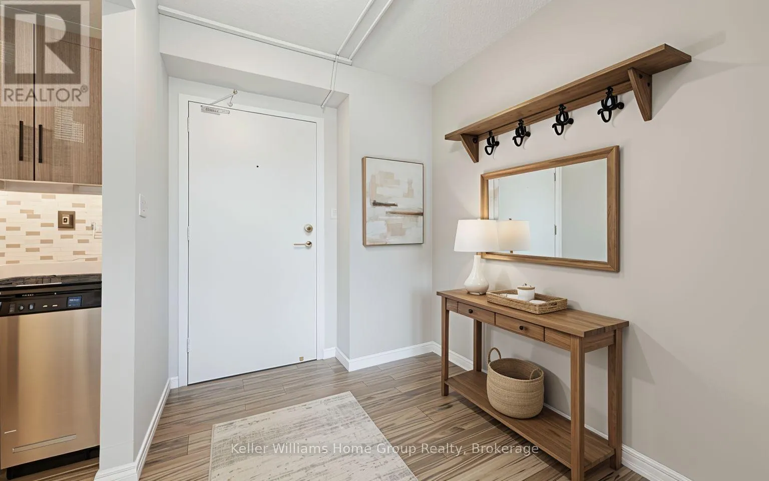 201 - 19 WOODLAWN ROAD E #201