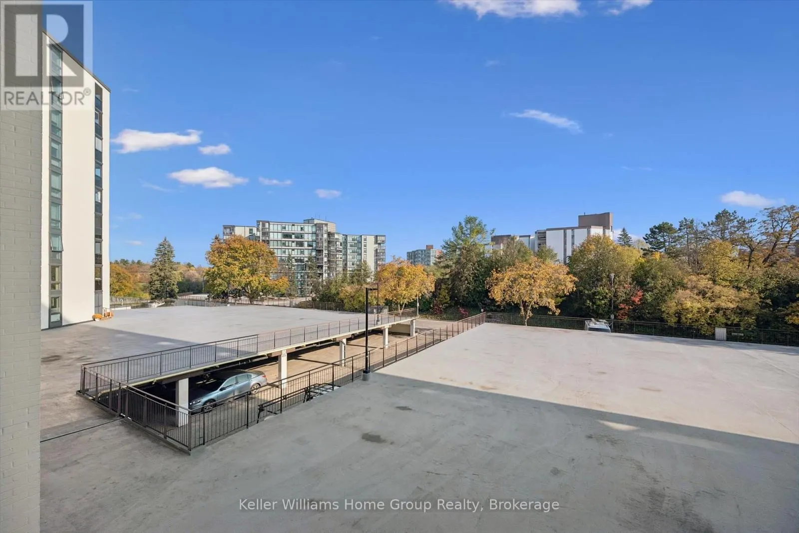 201 - 19 WOODLAWN ROAD E #201