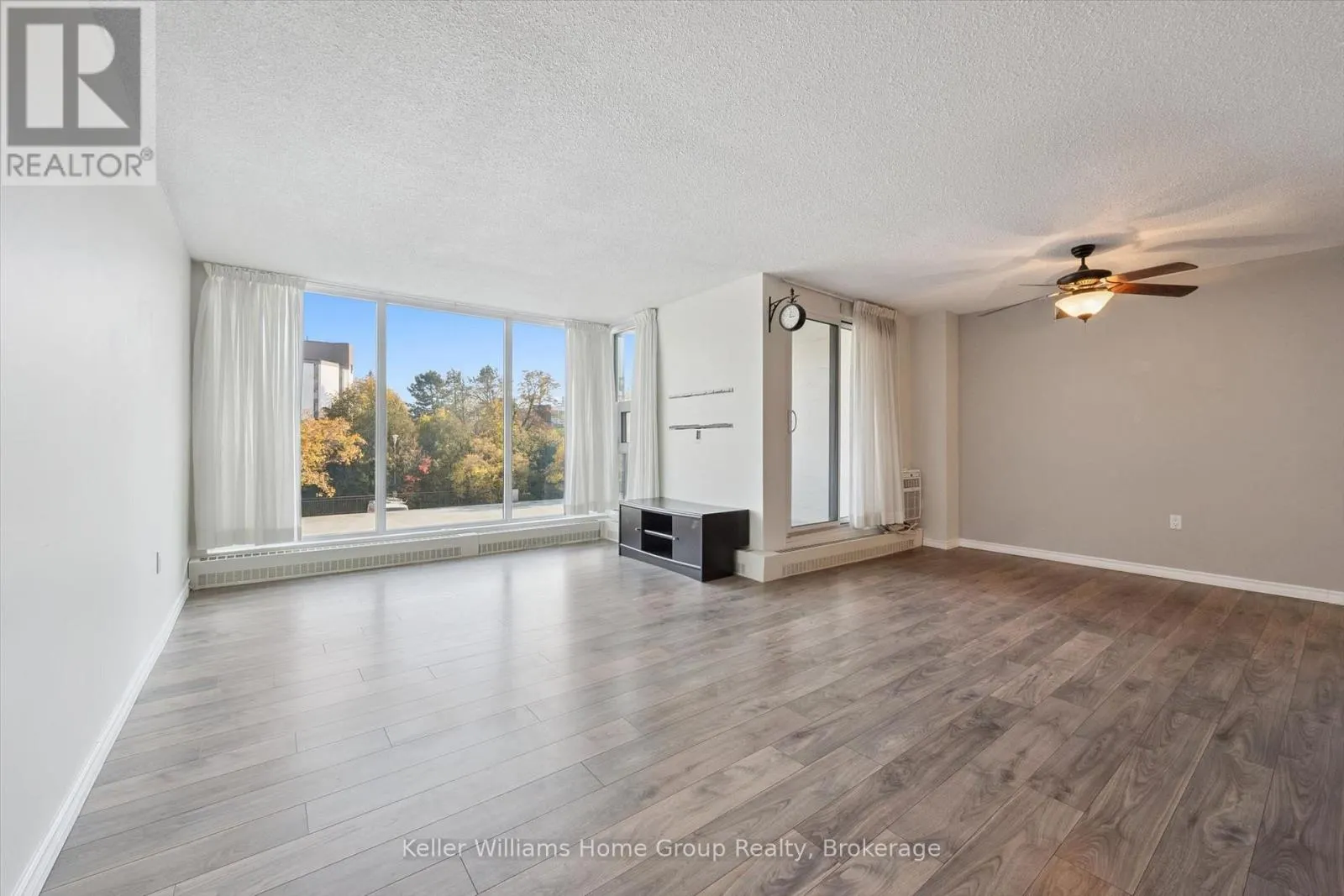 201 - 19 WOODLAWN ROAD E #201