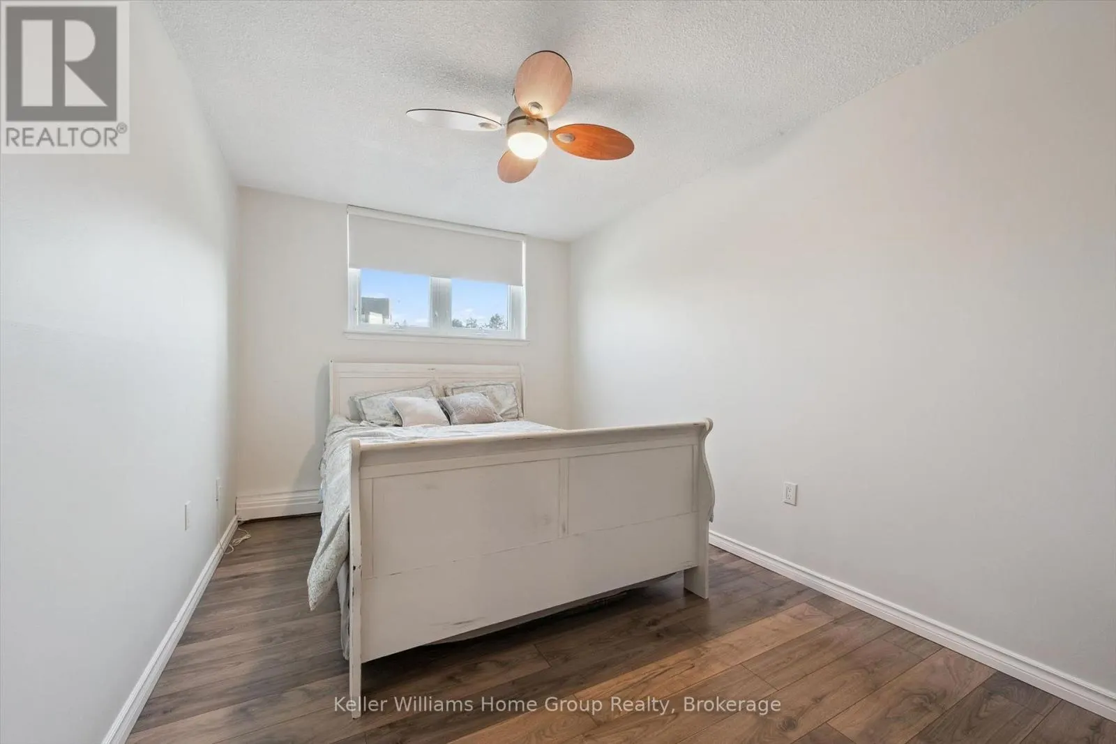201 - 19 WOODLAWN ROAD E #201