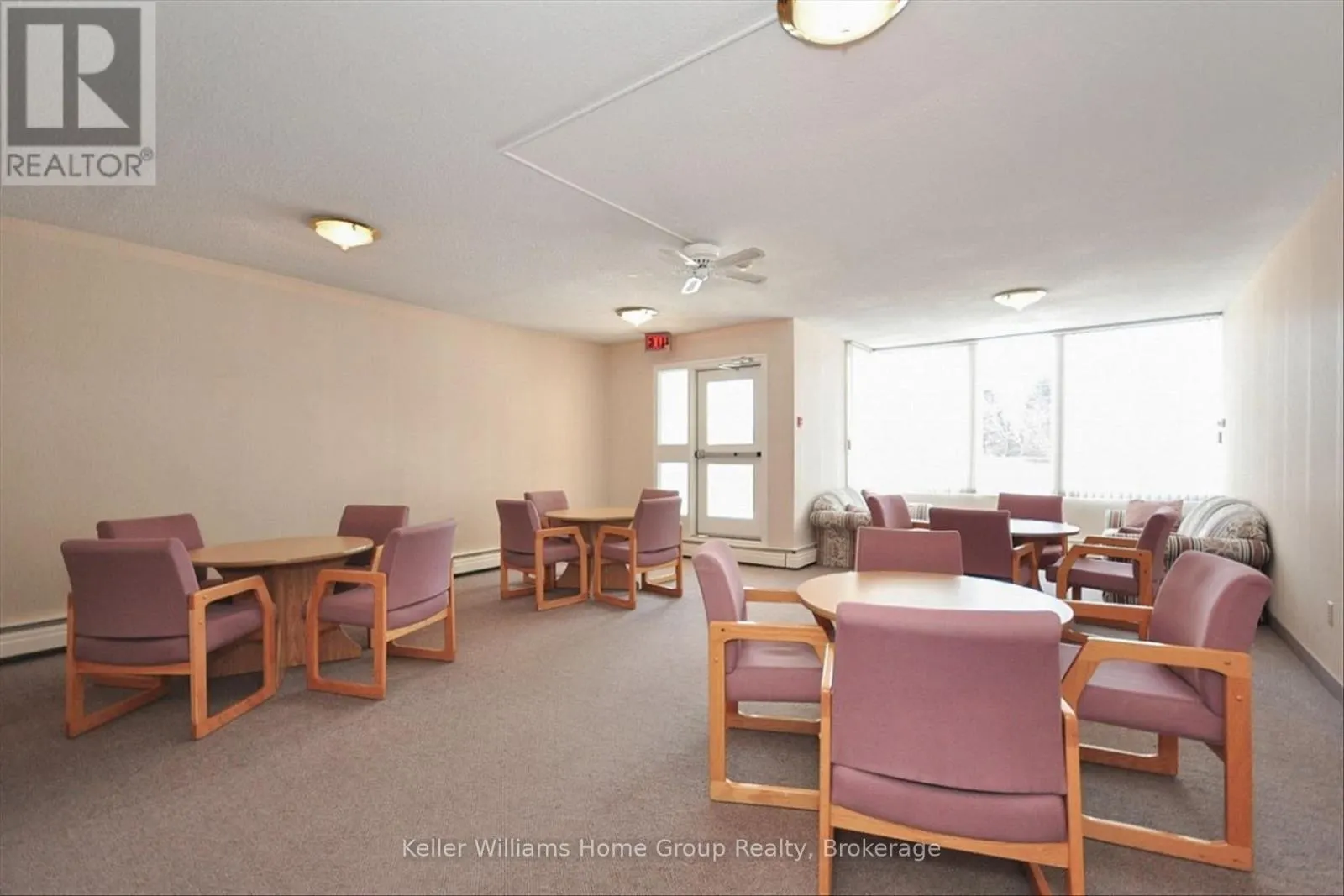 201 - 19 WOODLAWN ROAD E #201