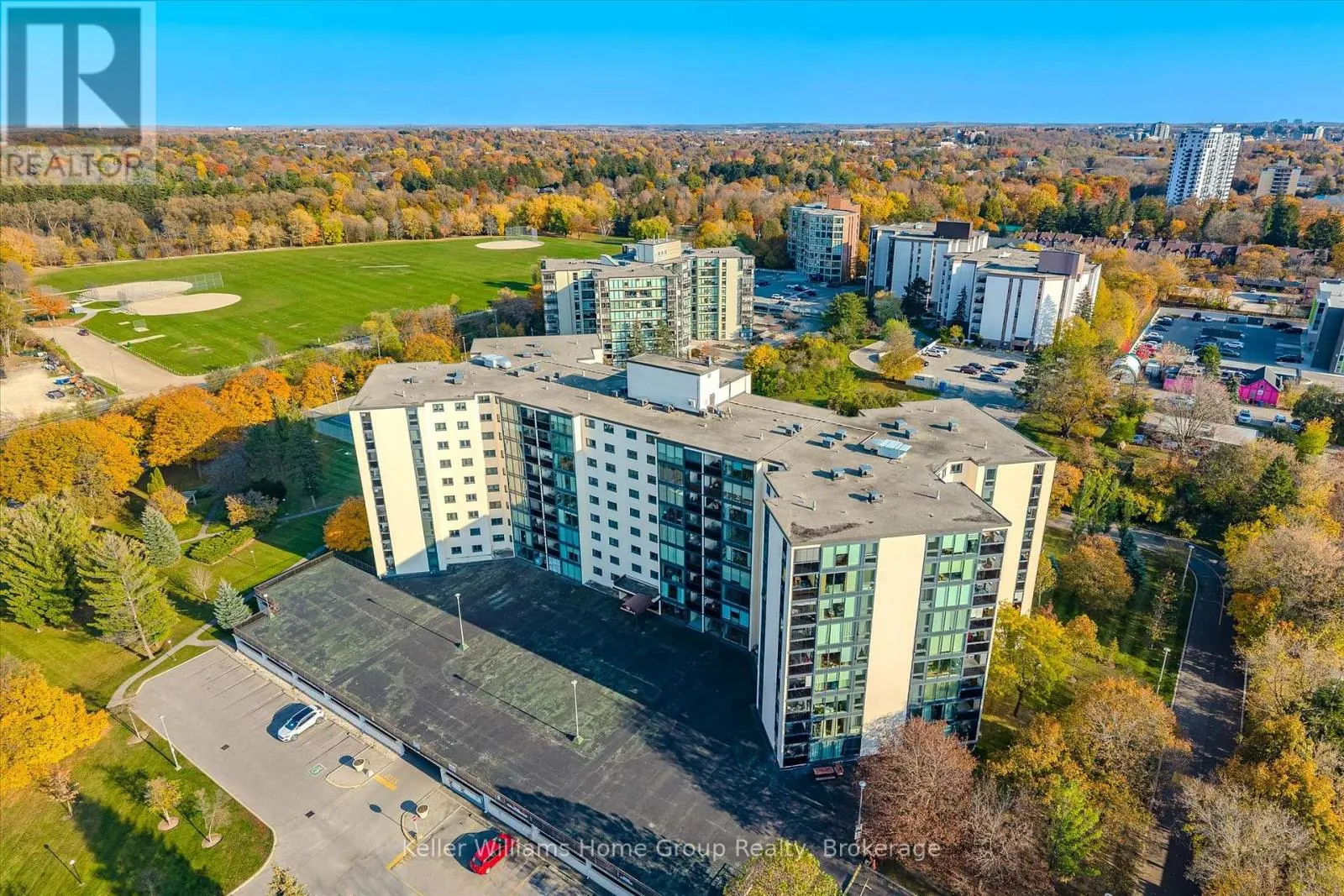 201 - 19 WOODLAWN ROAD E #201