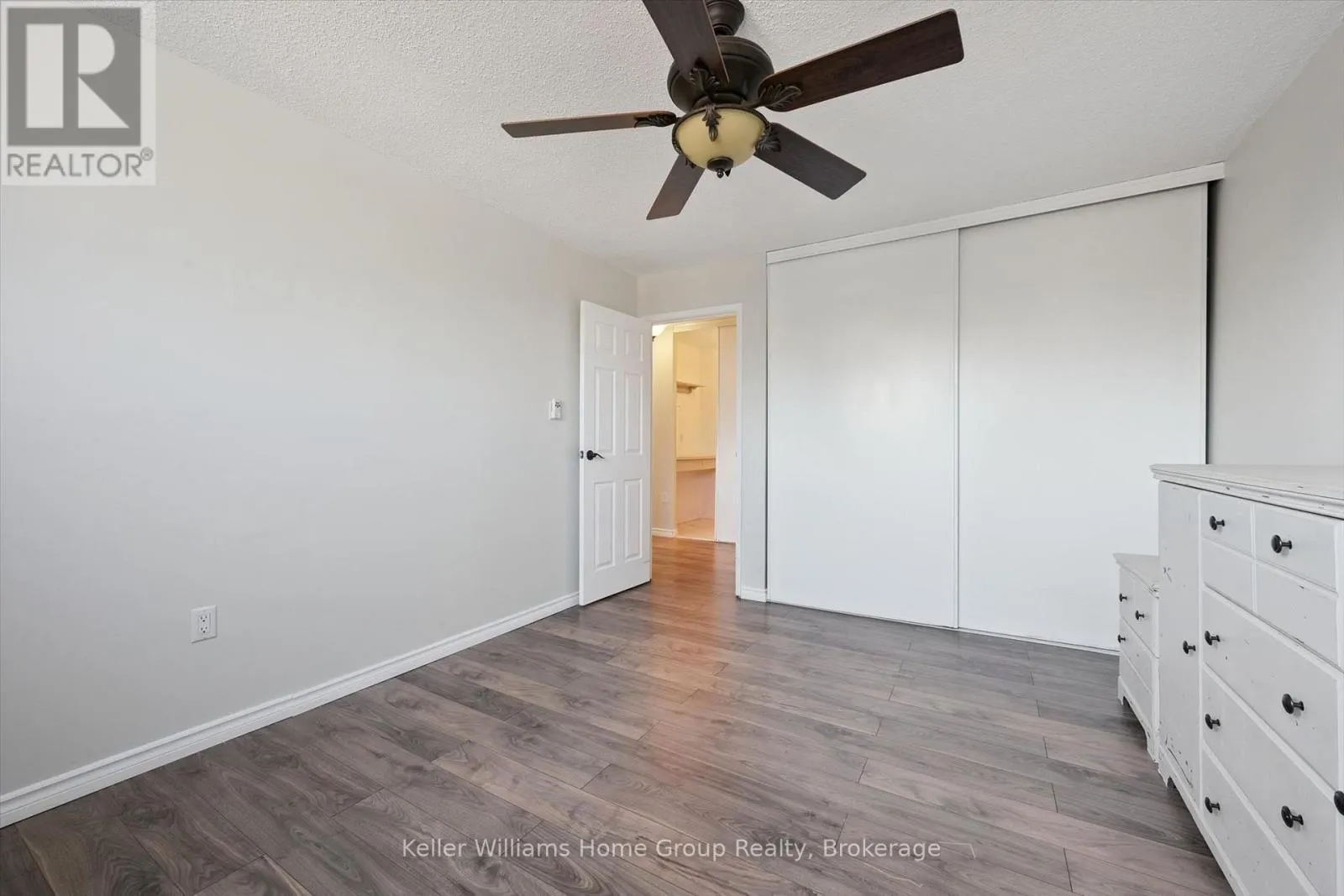 201 - 19 WOODLAWN ROAD E #201