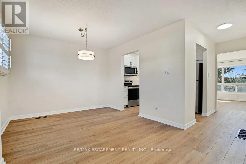 7 - 1455 GARTH STREET