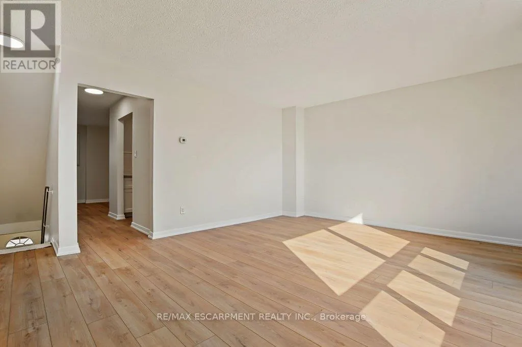 7 - 1455 GARTH STREET