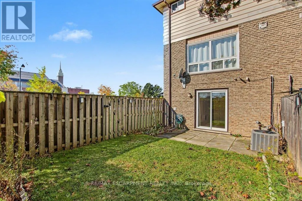 7 - 1455 GARTH STREET