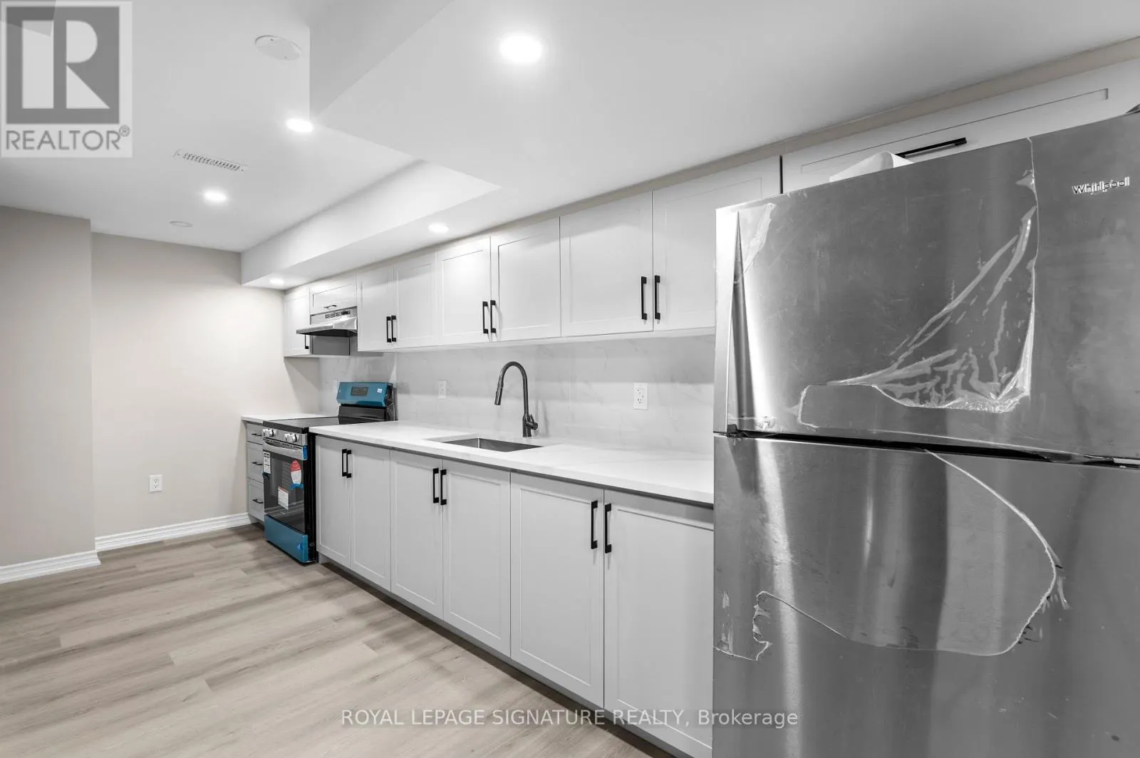 (BASEMENT SUITE) - 1 AITCHISON AVENUE