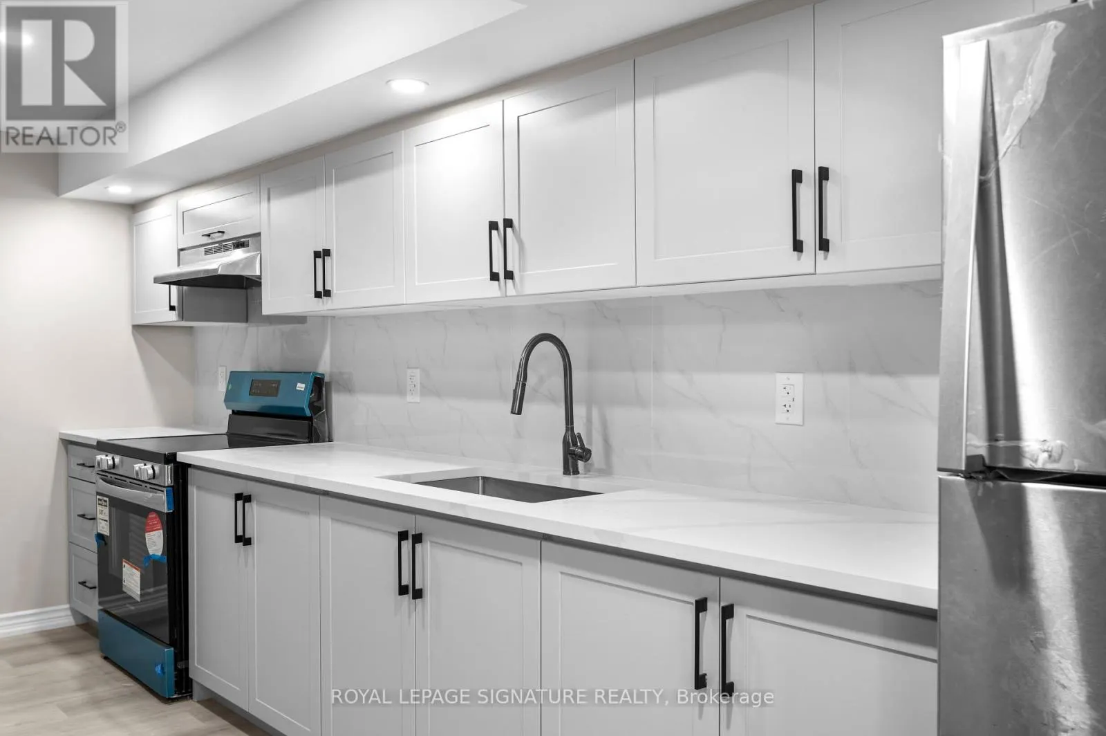 (BASEMENT SUITE) - 1 AITCHISON AVENUE