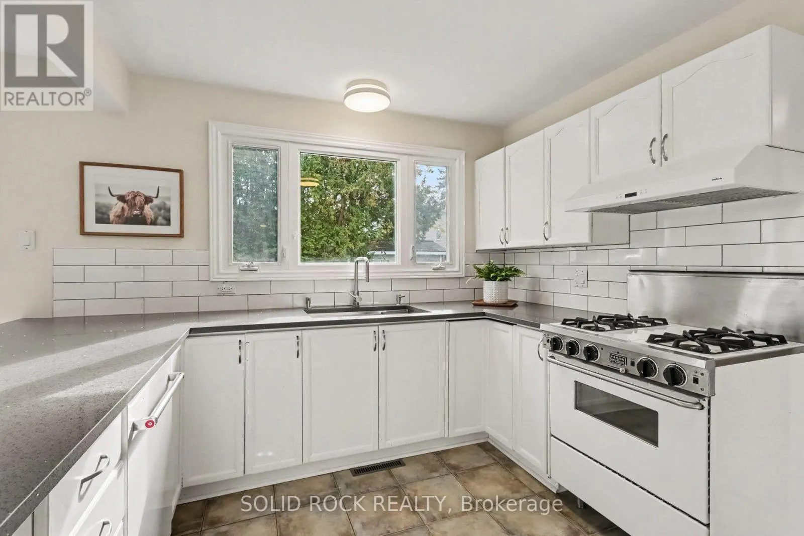 36 MEADOWBANK DRIVE