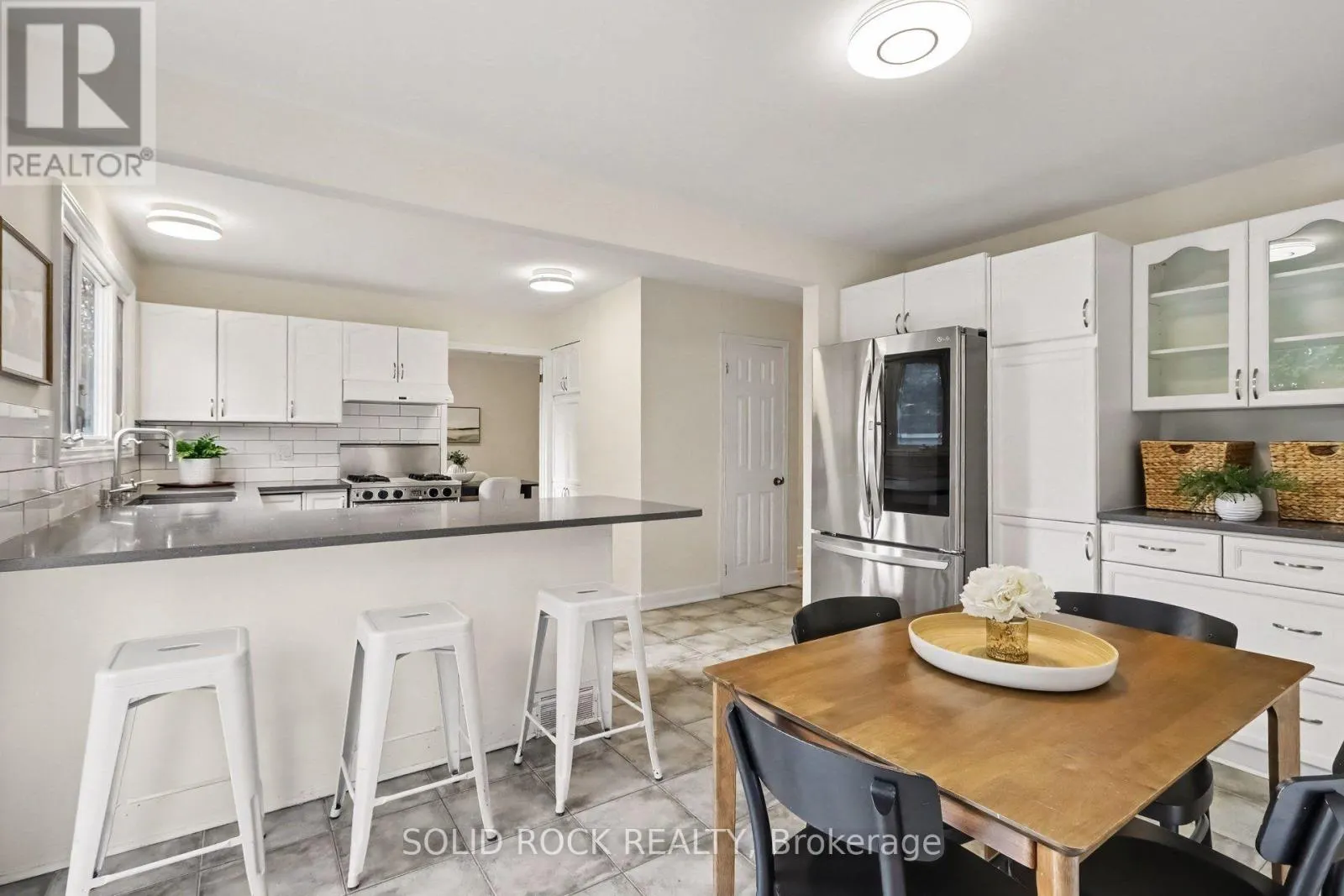 36 MEADOWBANK DRIVE