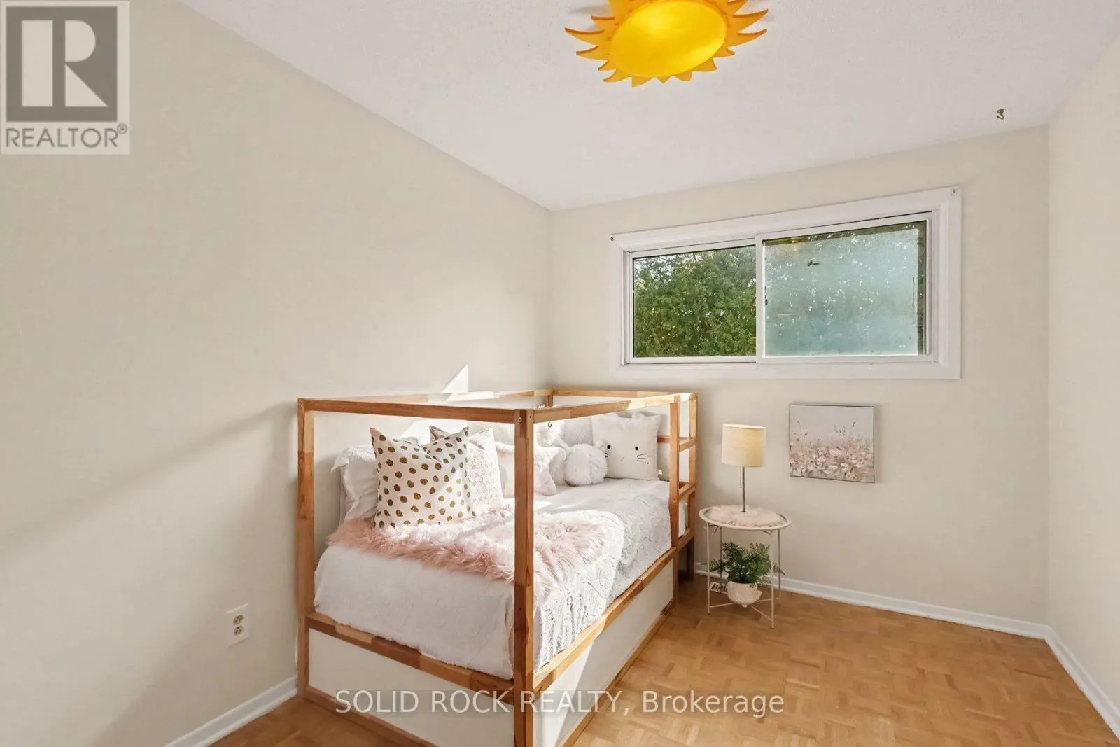 36 MEADOWBANK DRIVE