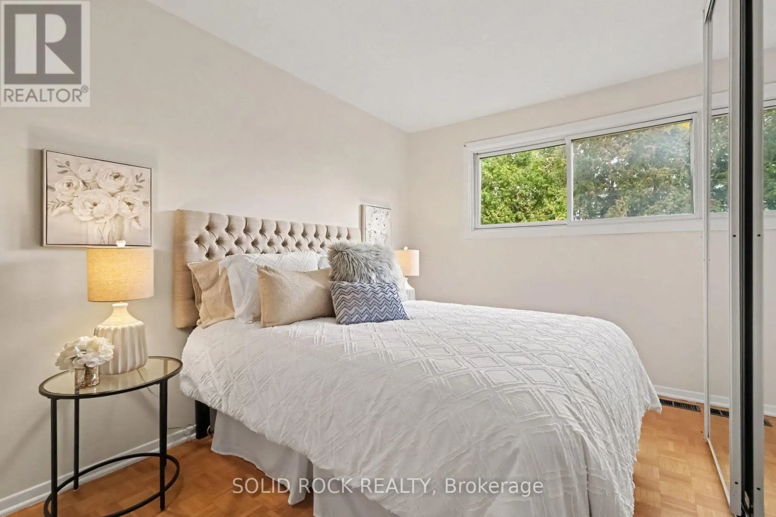 36 MEADOWBANK DRIVE