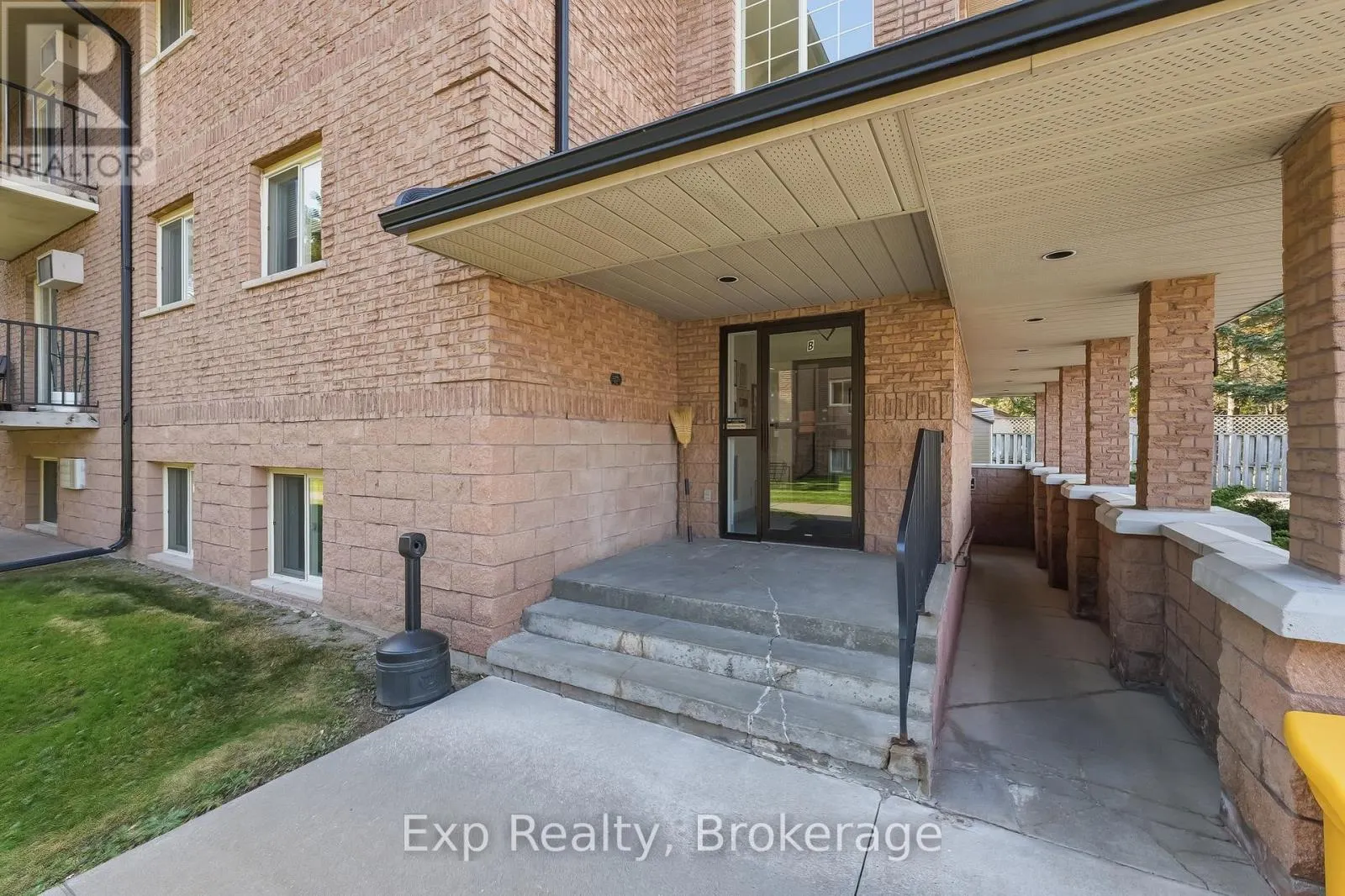 201 - 117 PRINCE EDWARD STREET #201
