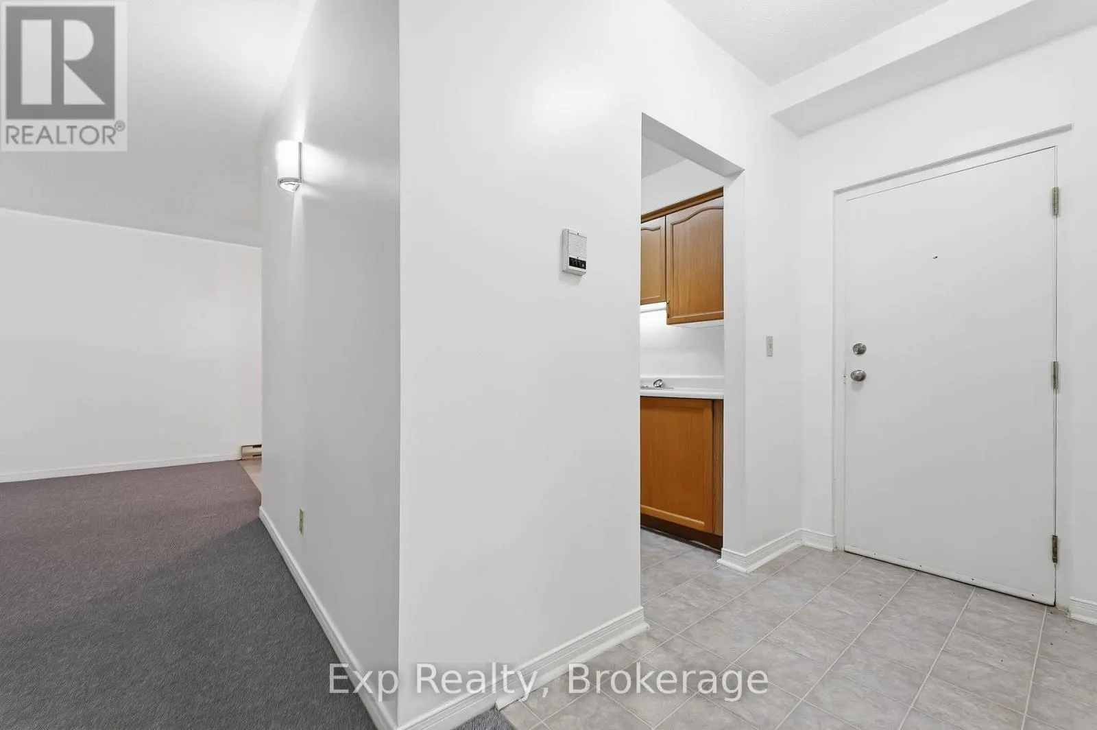 201 - 117 PRINCE EDWARD STREET #201