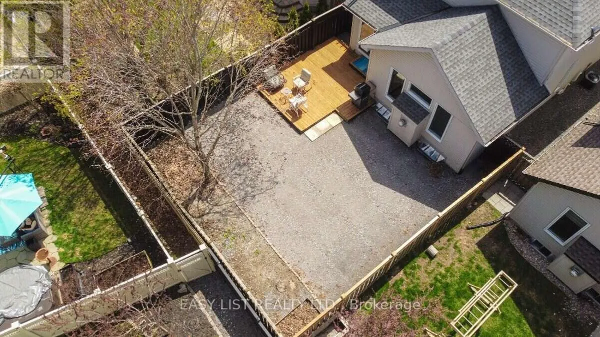 33 SPUR AVENUE