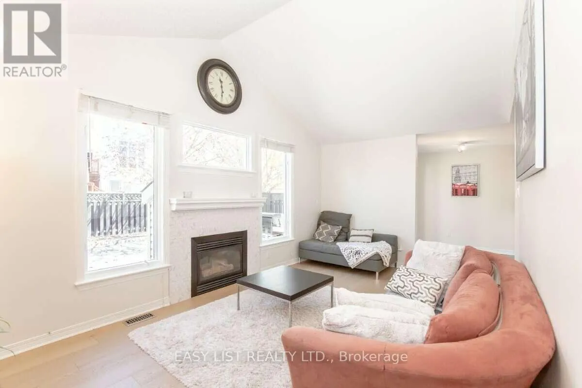 33 SPUR AVENUE