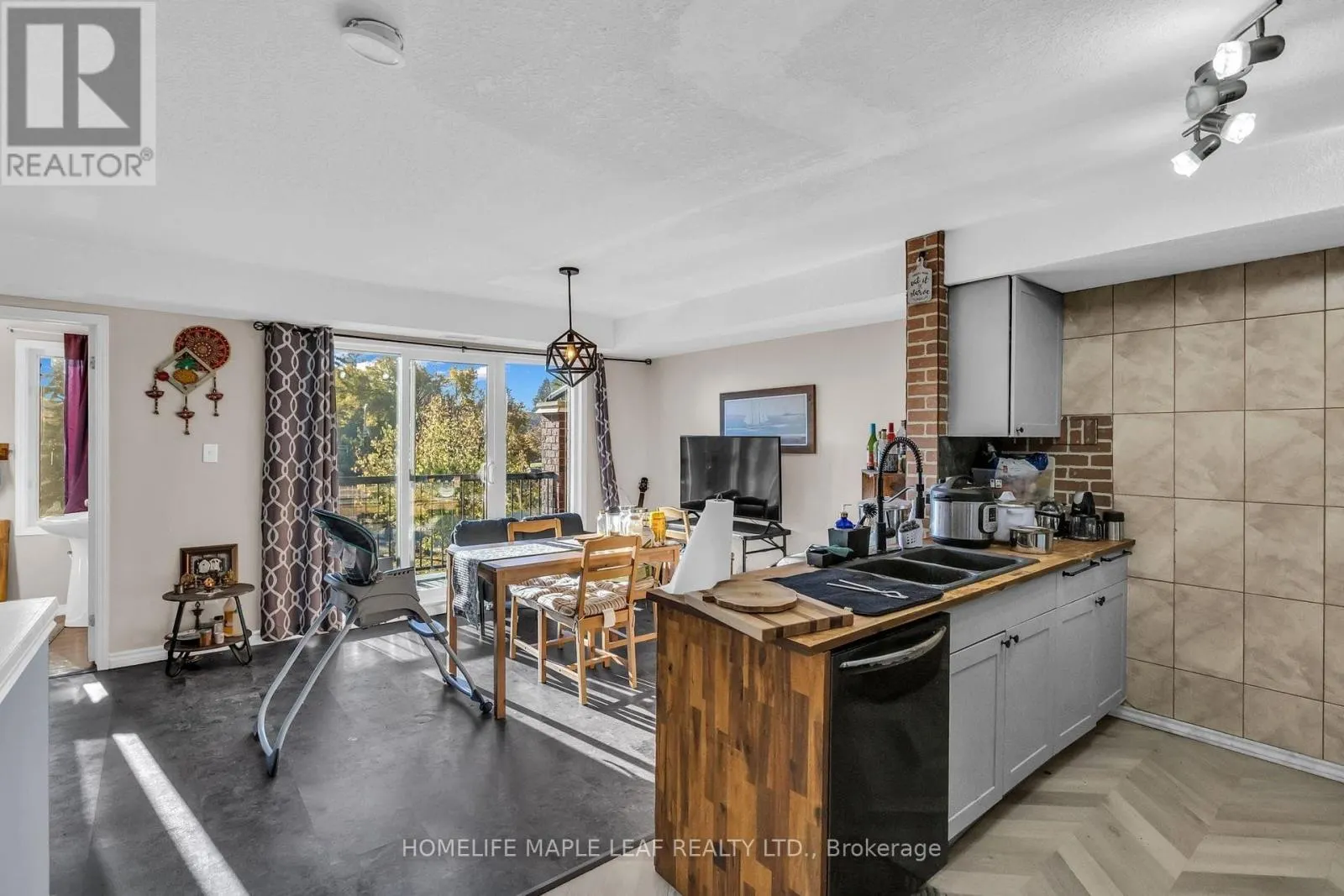 3D - 45 CEDAR HILL CRESCENT
