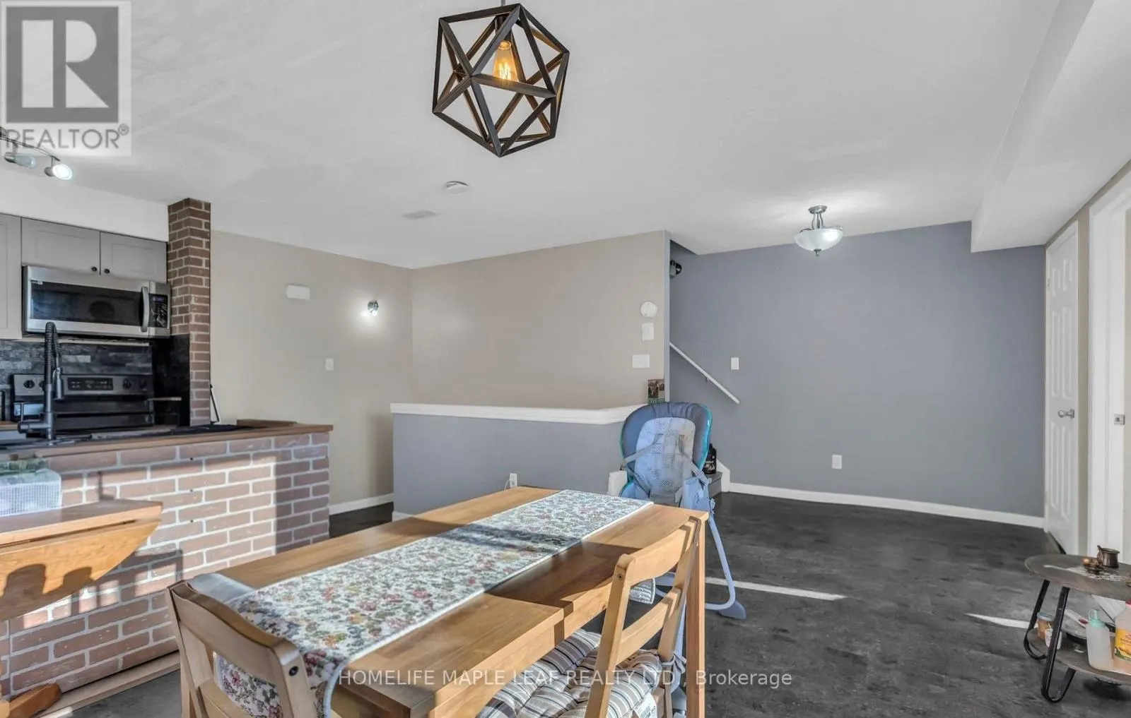 3D - 45 CEDAR HILL CRESCENT