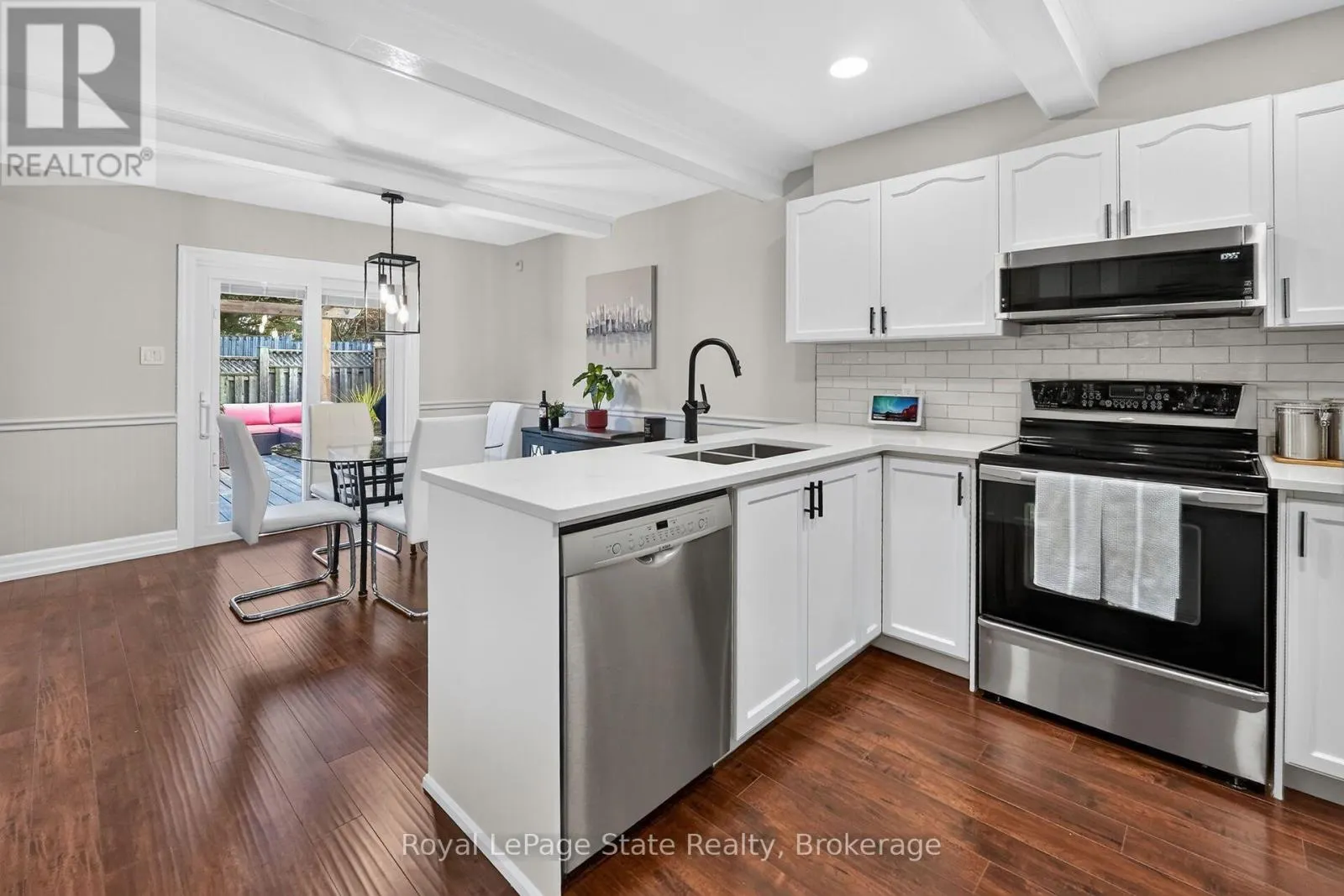 223 STAGECOACH DRIVE