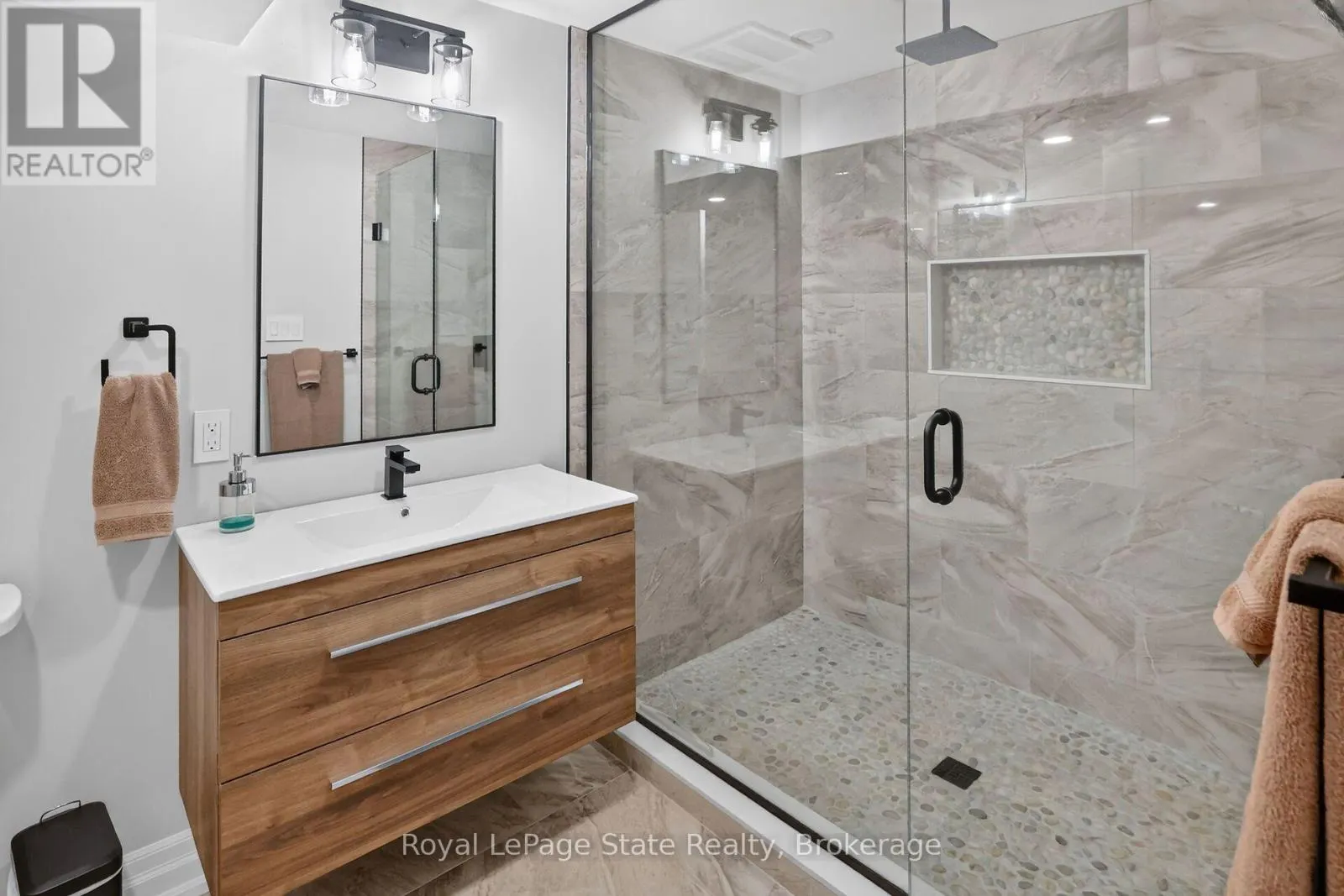 223 STAGECOACH DRIVE