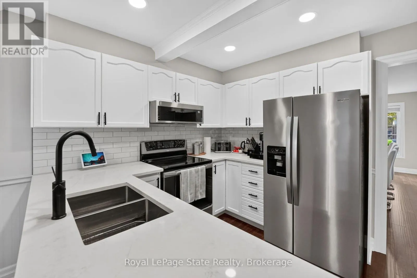 223 STAGECOACH DRIVE