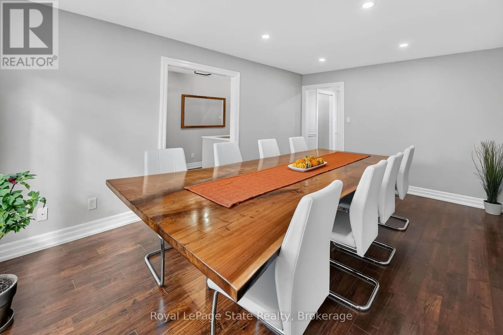 223 STAGECOACH DRIVE