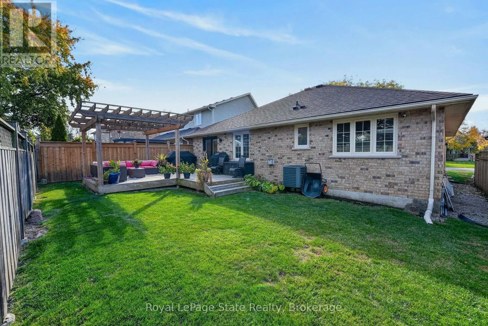 223 STAGECOACH DRIVE
