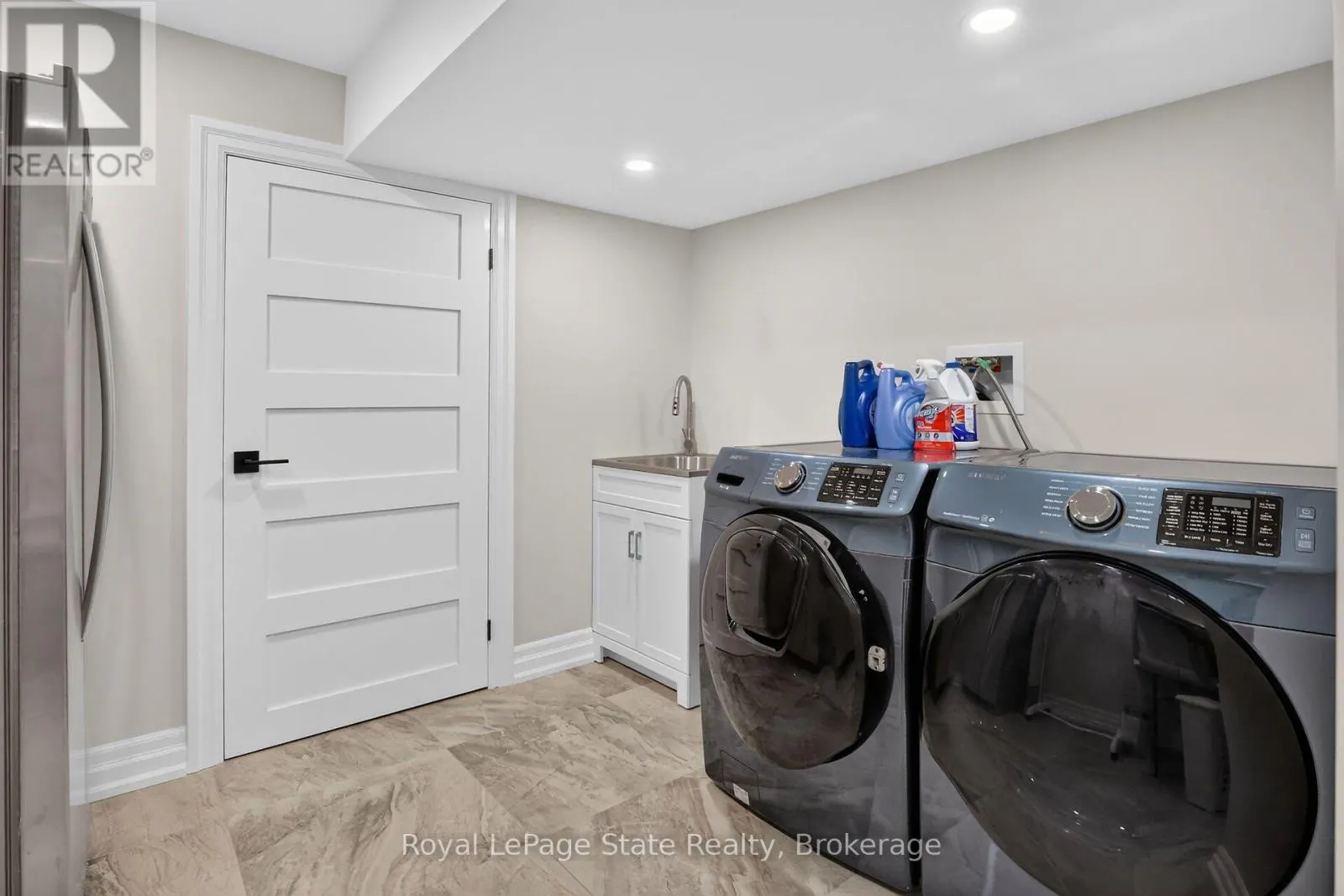 223 STAGECOACH DRIVE