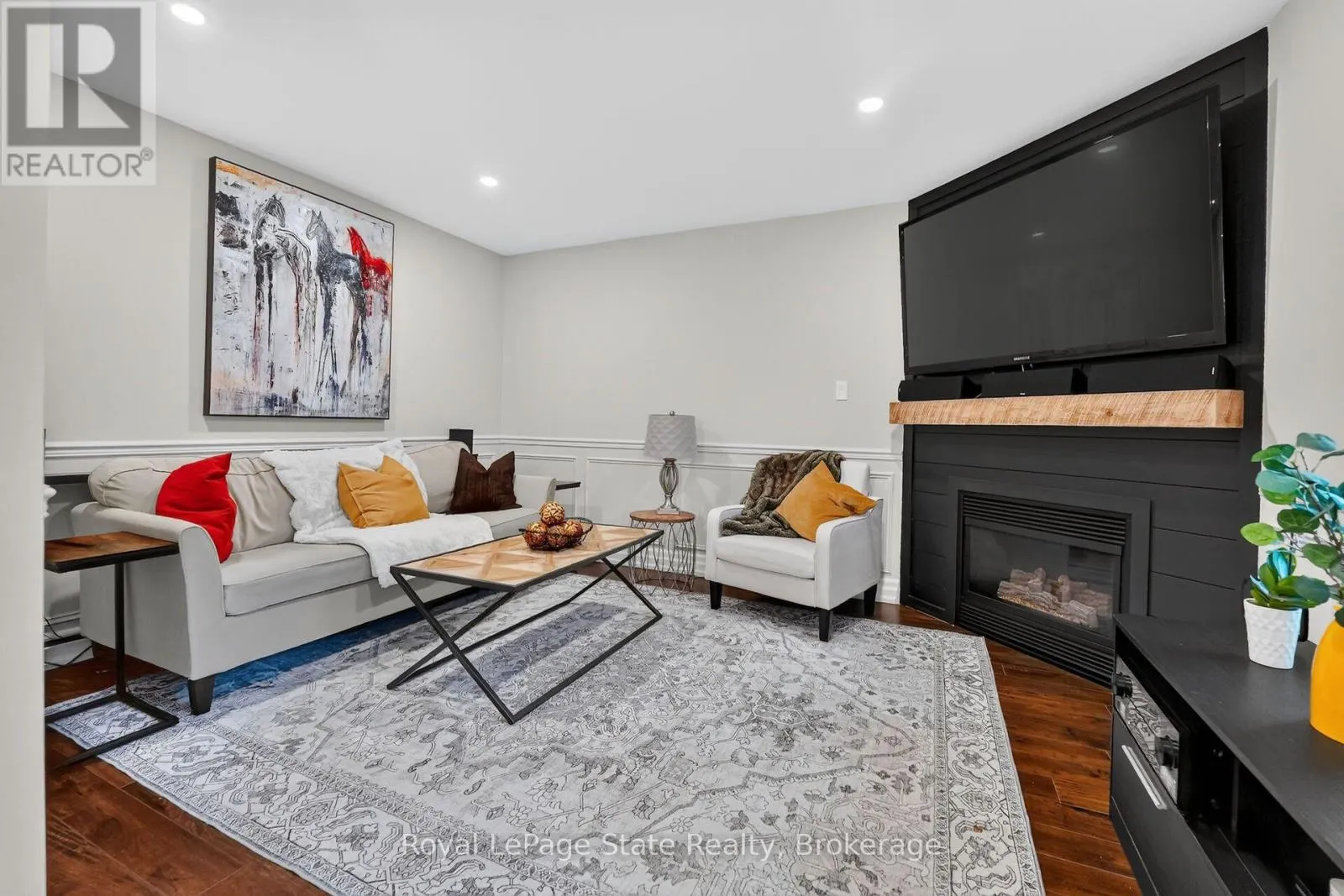 223 STAGECOACH DRIVE