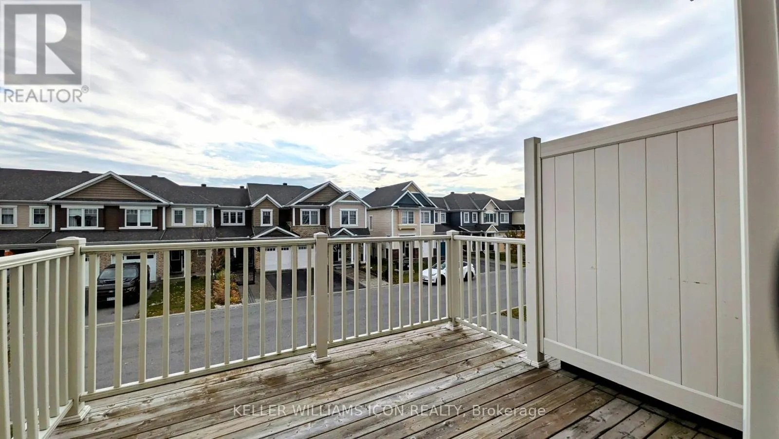 83 BUFFALOGRASS CRESCENT