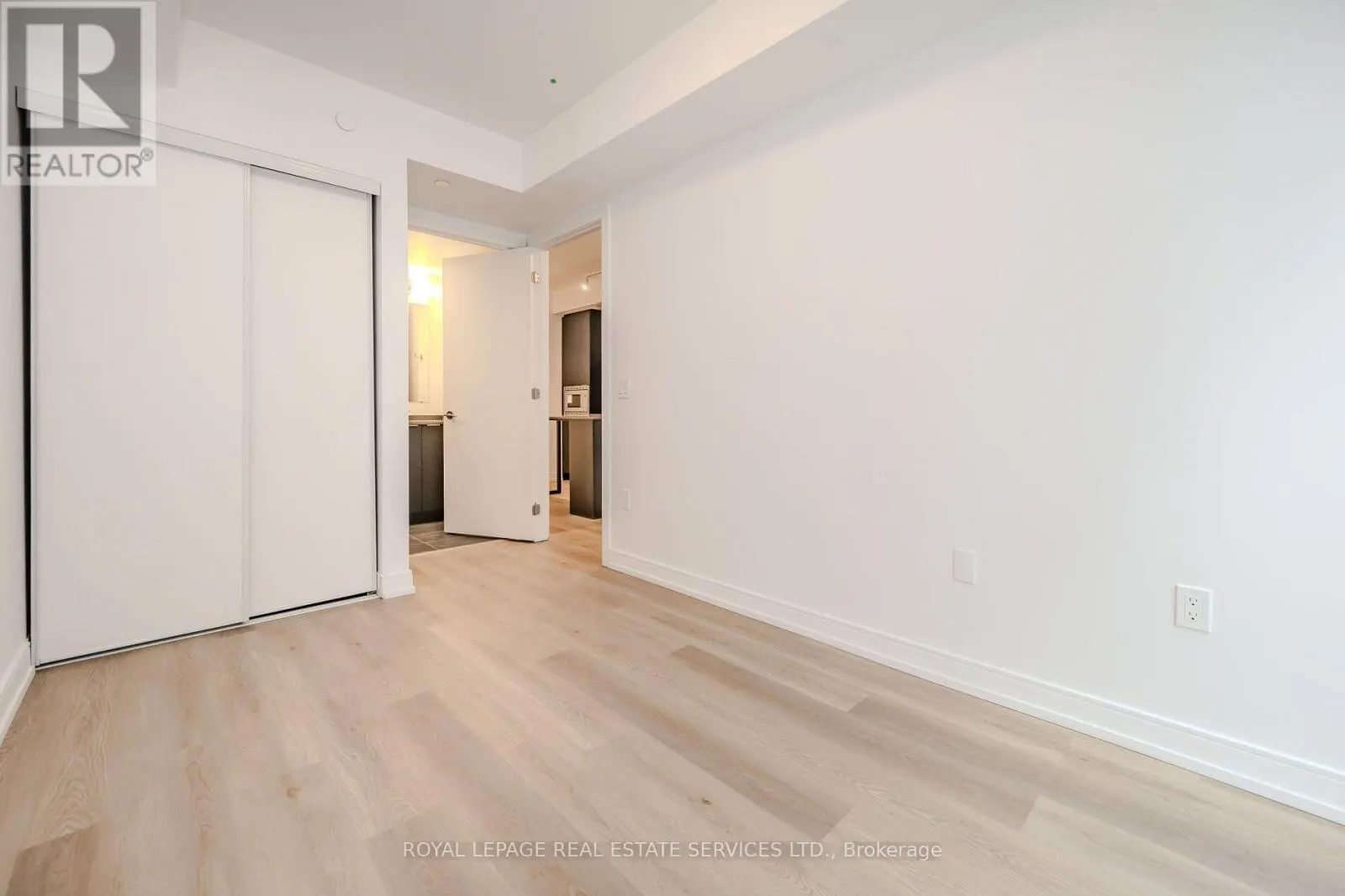 522 - 1 JARVIS STREET