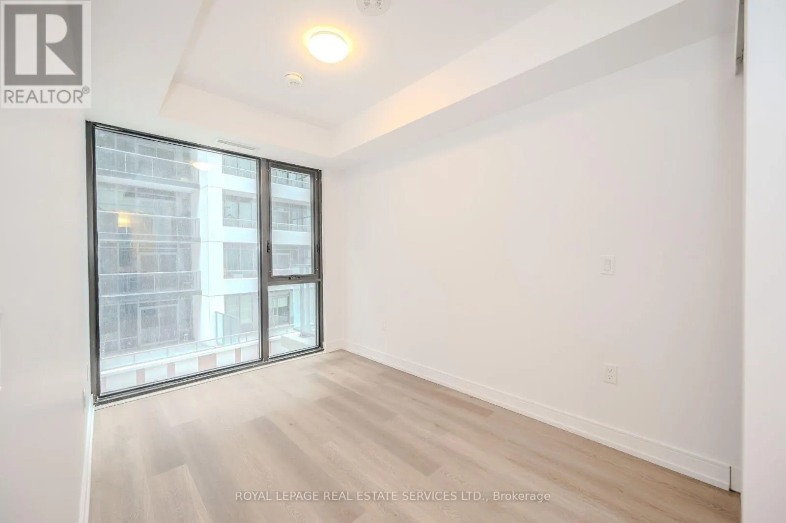 522 - 1 JARVIS STREET