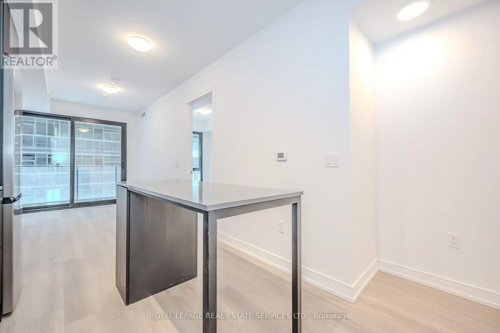 522 - 1 JARVIS STREET