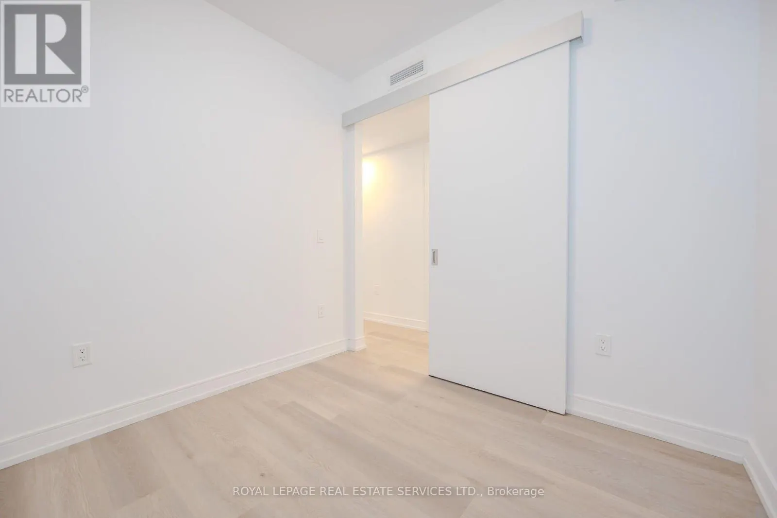 522 - 1 JARVIS STREET