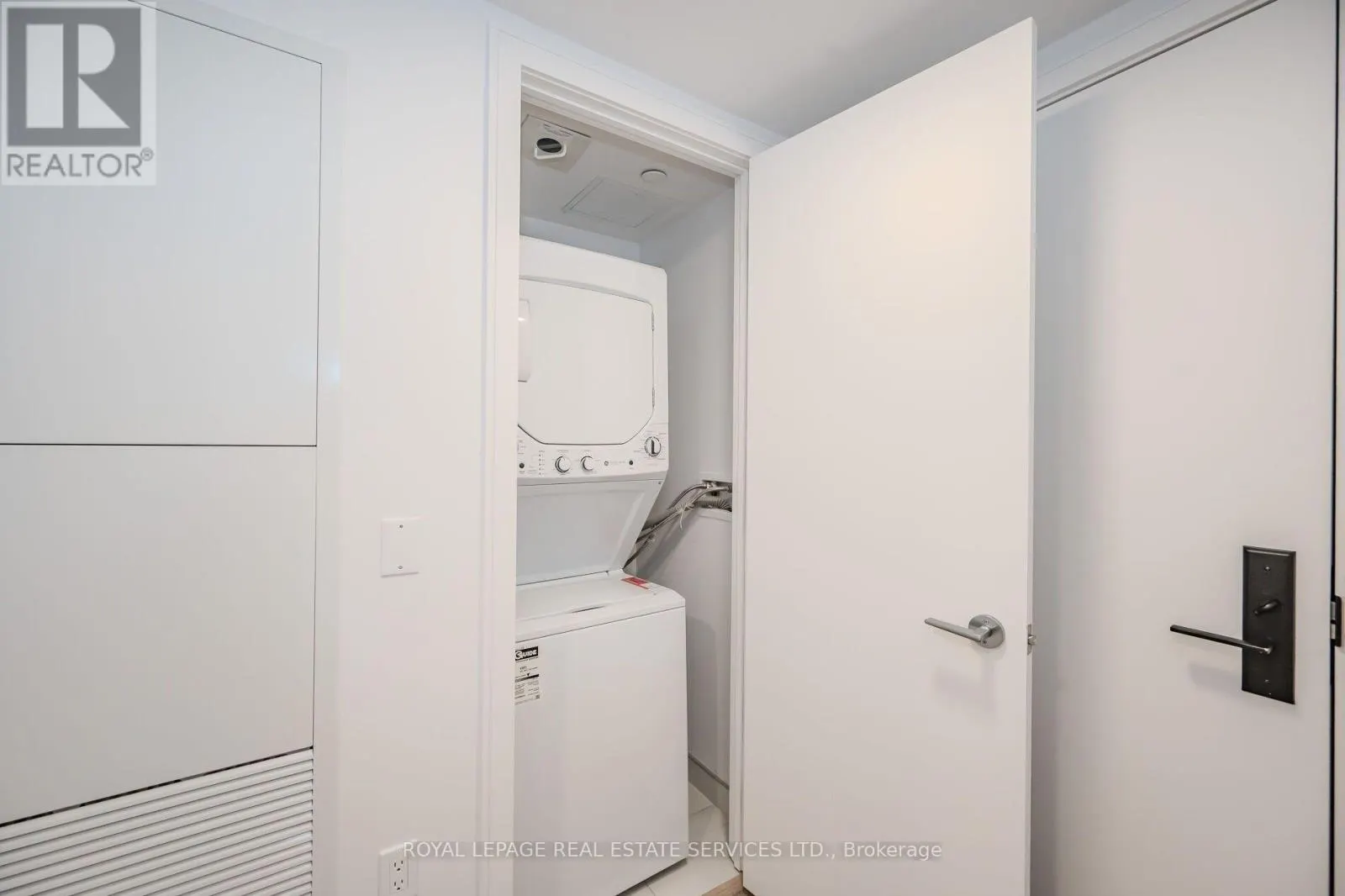 522 - 1 JARVIS STREET