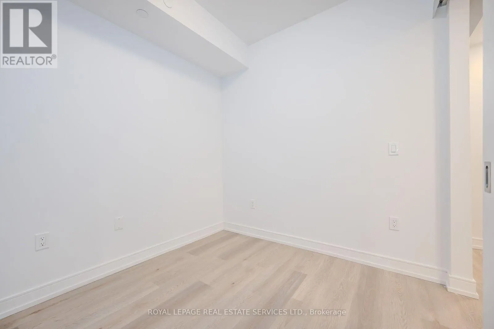 522 - 1 JARVIS STREET