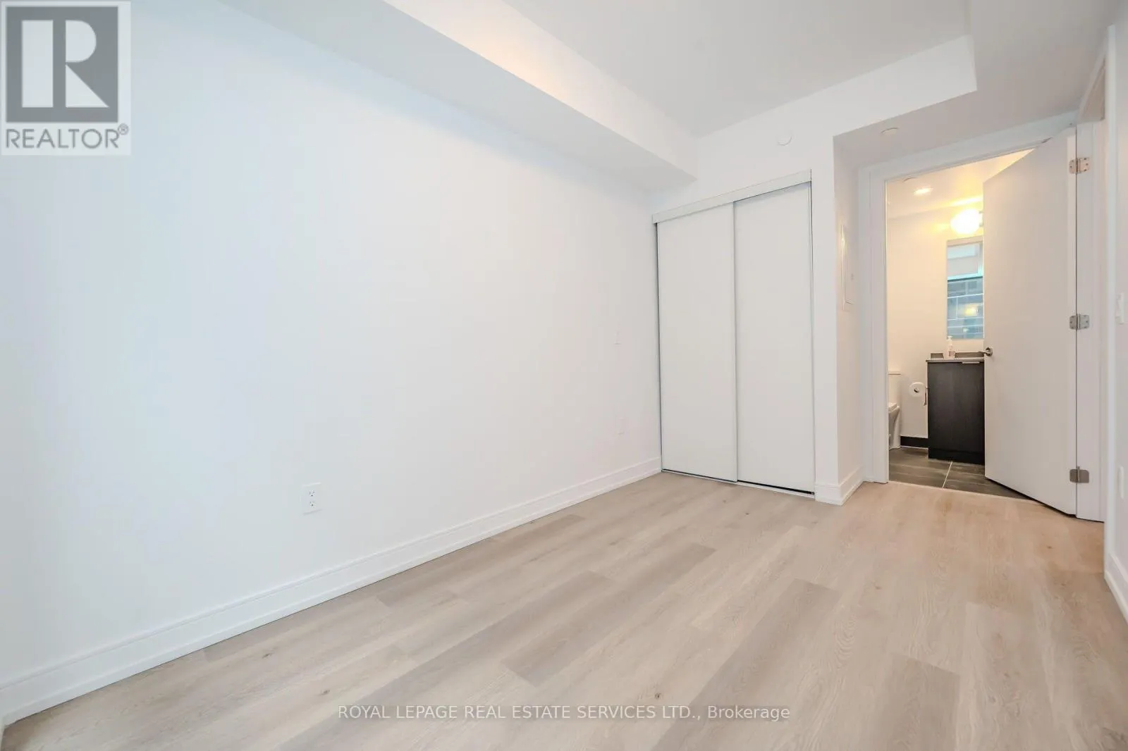 522 - 1 JARVIS STREET