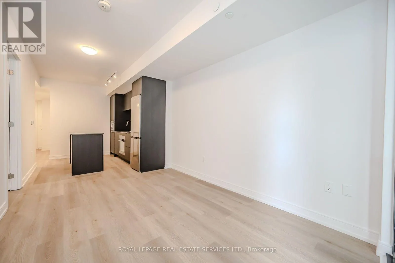 522 - 1 JARVIS STREET