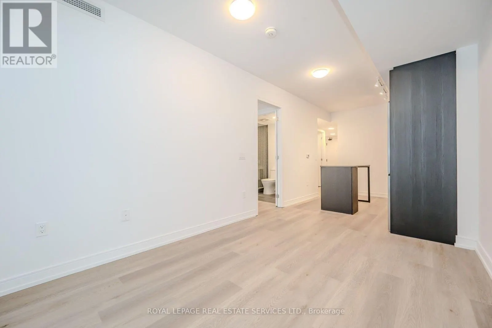522 - 1 JARVIS STREET