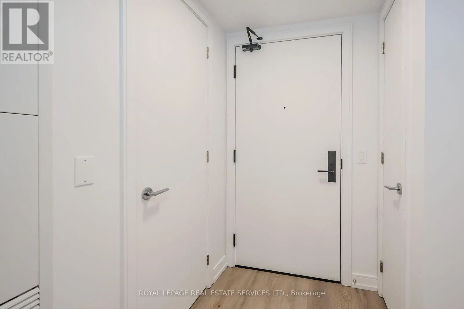 522 - 1 JARVIS STREET