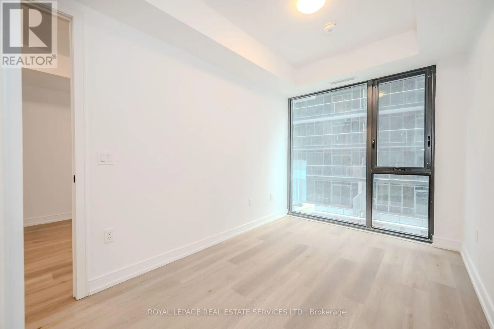 522 - 1 JARVIS STREET