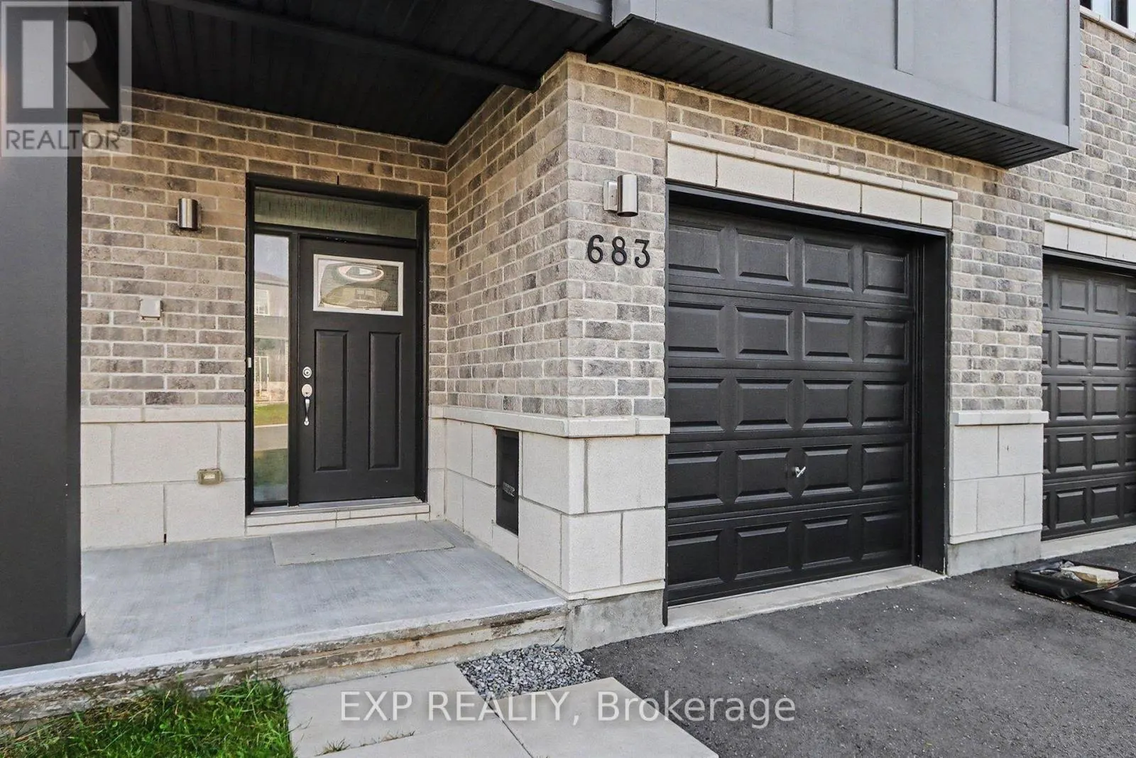 683 TALIESIN CRESCENT