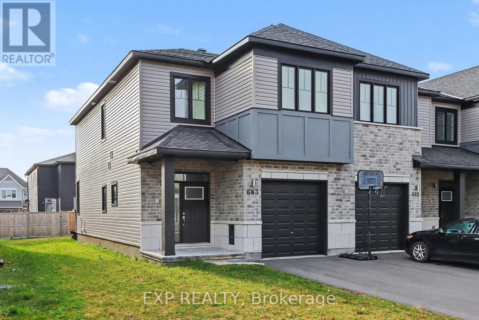 683 TALIESIN CRESCENT
