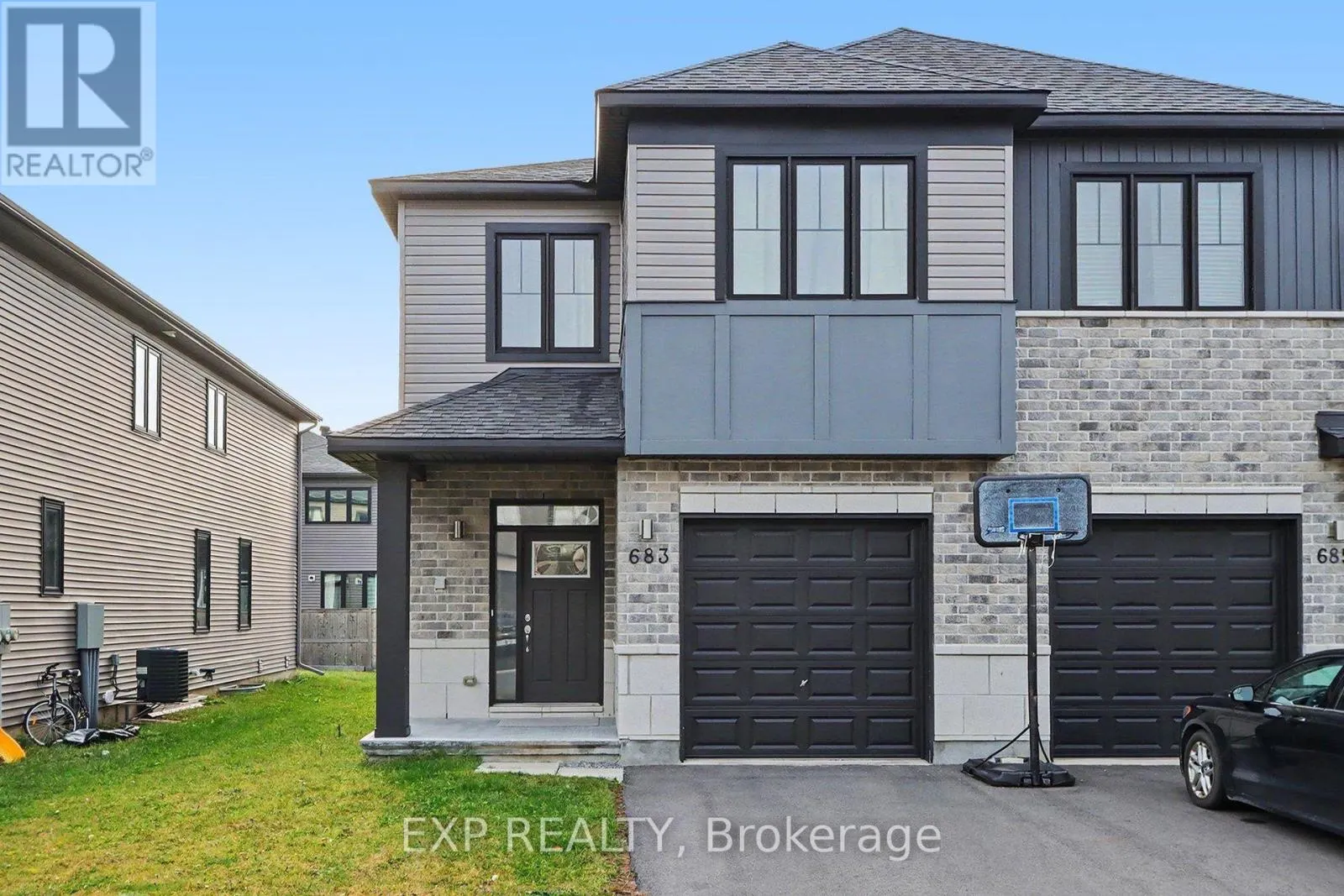 683 TALIESIN CRESCENT