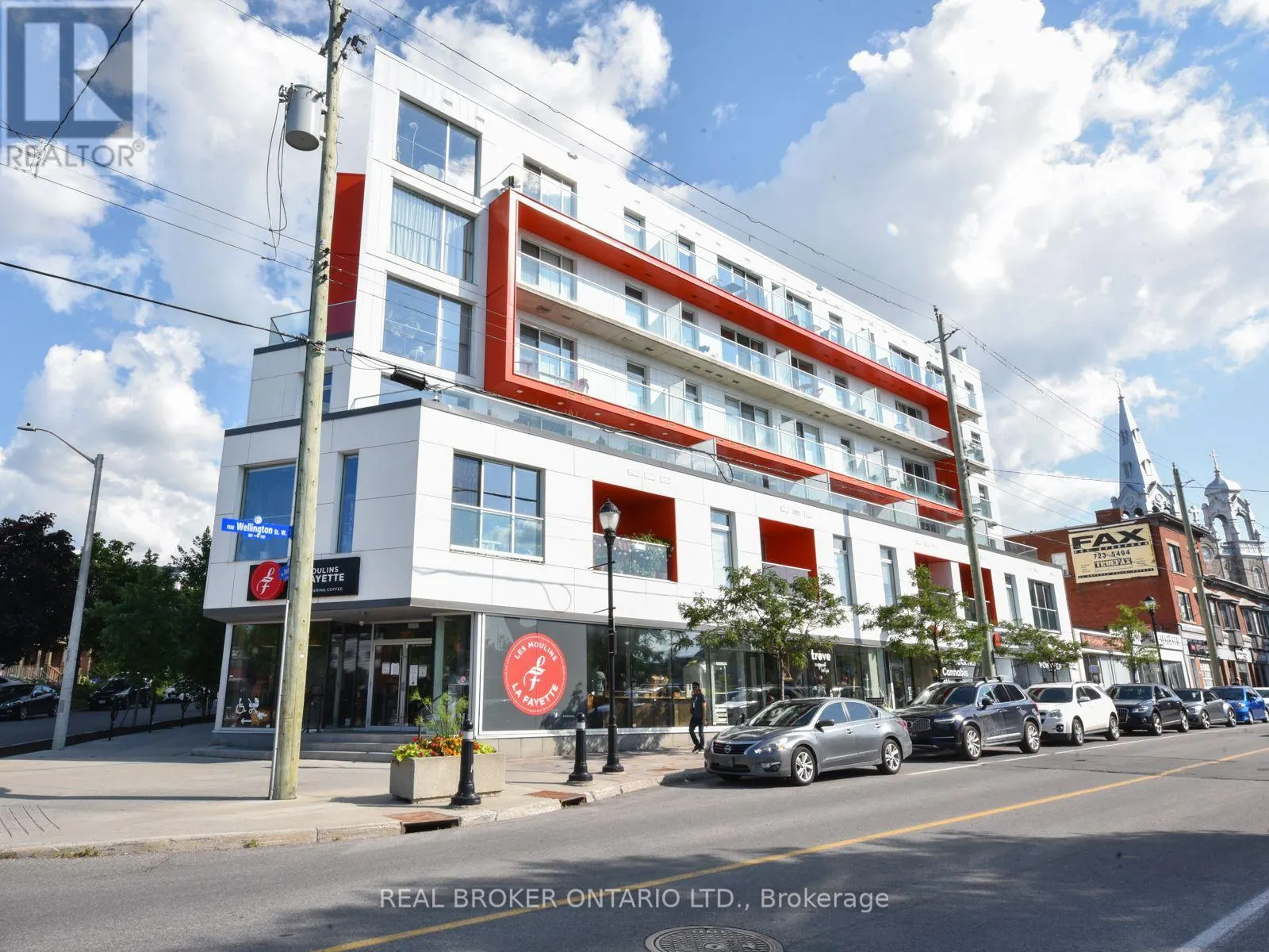 303 - 1000 WELLINGTON STREET W