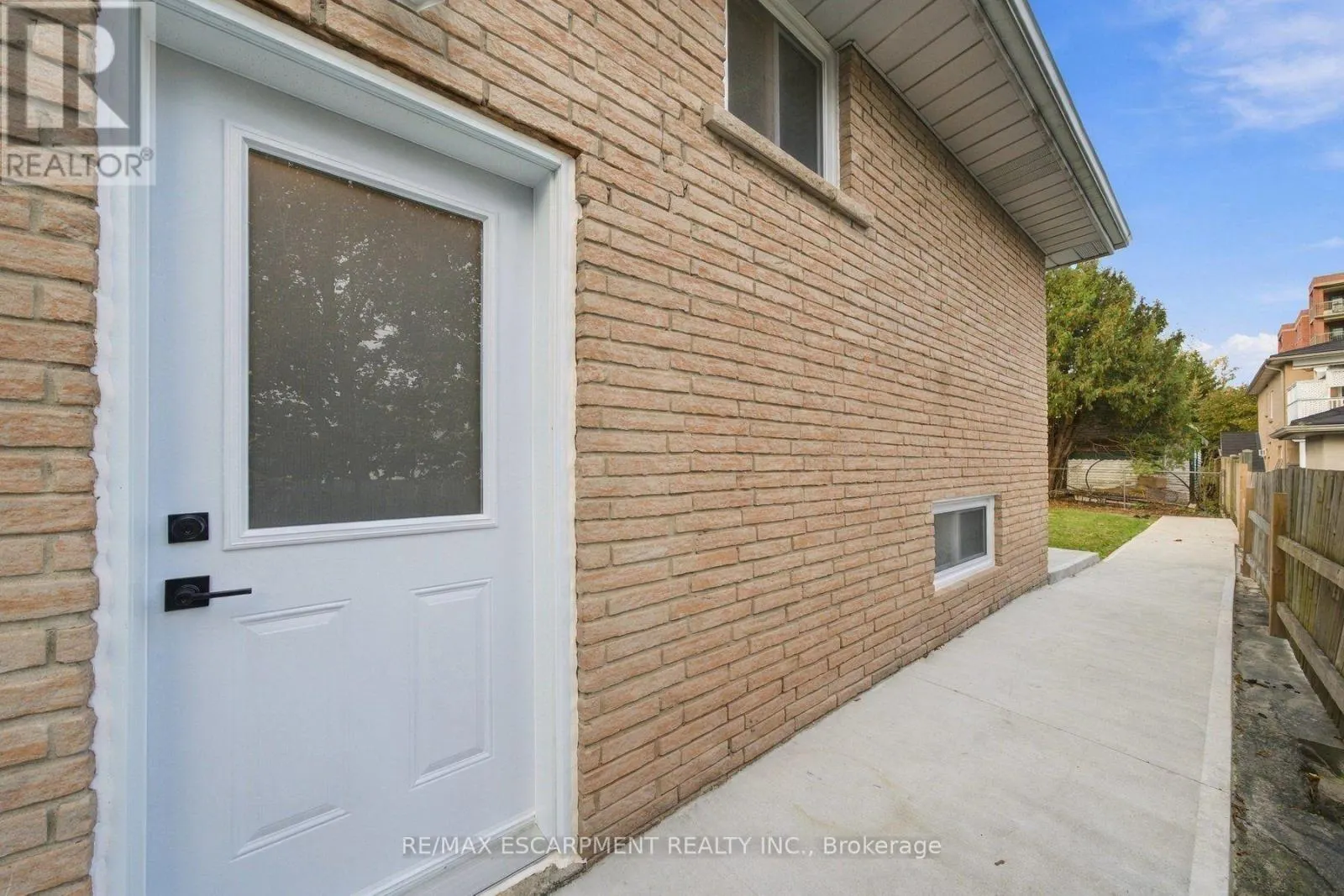 16 ELM AVENUE