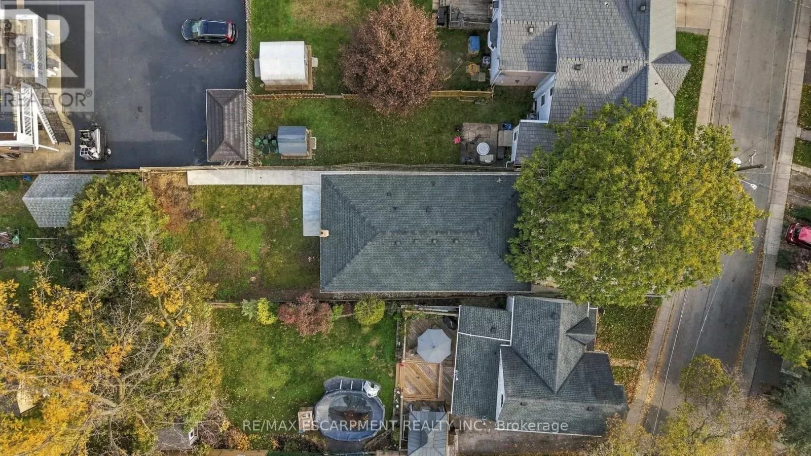 16 ELM AVENUE